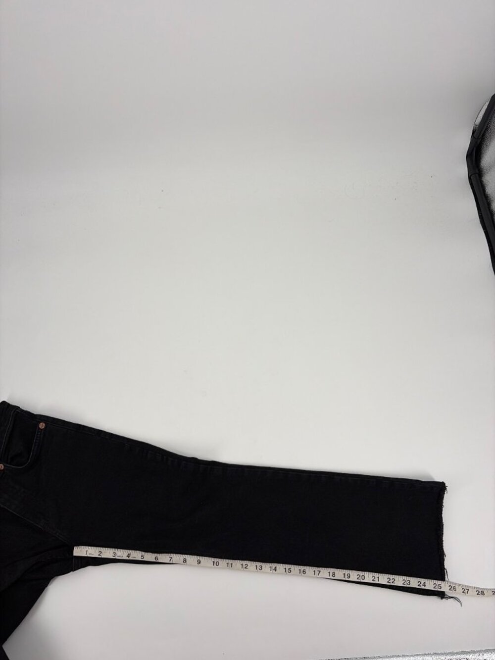 Zara Cropped Flared Jeans Womens Size 4 High-Waist Black Denim Raw Hem Boho - Picture 7 of 7